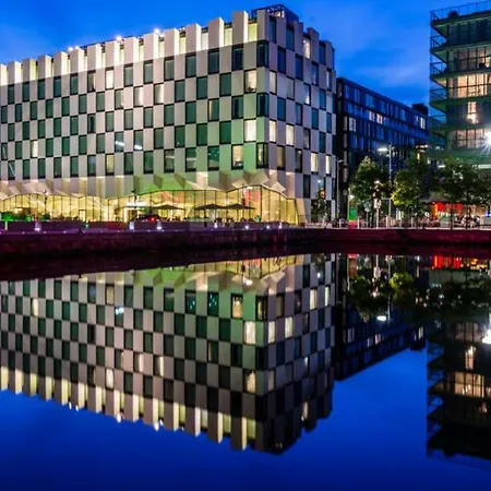 Vakantiehuis Grand Canal Dock Luxury Entire *
